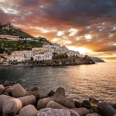 Gallery & * Amalfi
