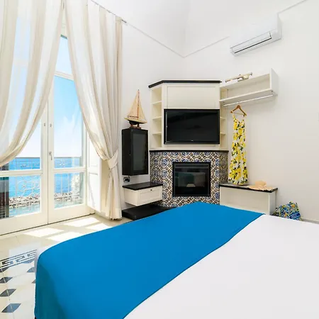 Gallery & Amalfi