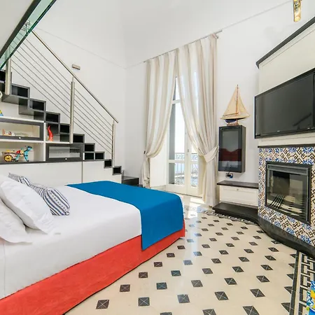 Gallery & Amalfi